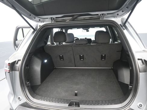 Used 2025 Chevrolet Equinox LT AWD/4WD image 8