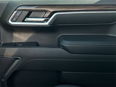 Used 2024 Chevrolet Silverado 1500 RST image 25