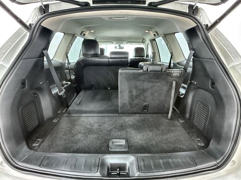 Used 2018 Nissan Pathfinder SL w/ Midnight Edition Package image 21