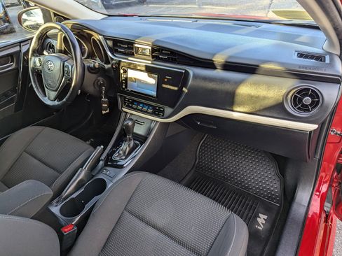 Used 2018 Toyota Corolla iM image 31