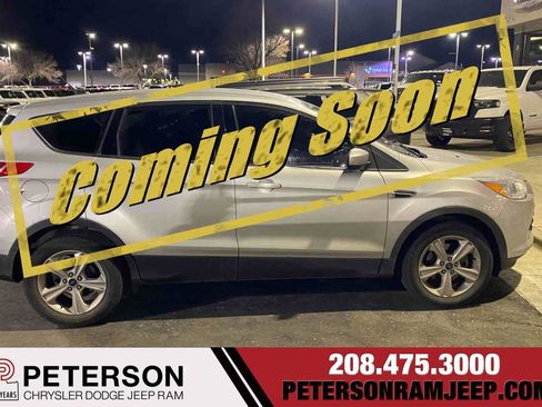 Used 2016 Ford Escape SE w/ SE Cold Weather Package image 1