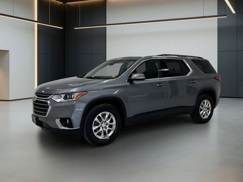 Used 2020 Chevrolet Traverse LT w/ Driver Confidence II Package FWD image 1