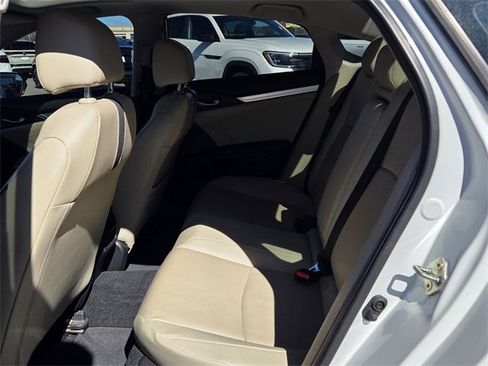 Used 2019 Honda Civic Touring image 6