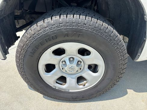 Used 2014 Nissan Titan S RWD image 11