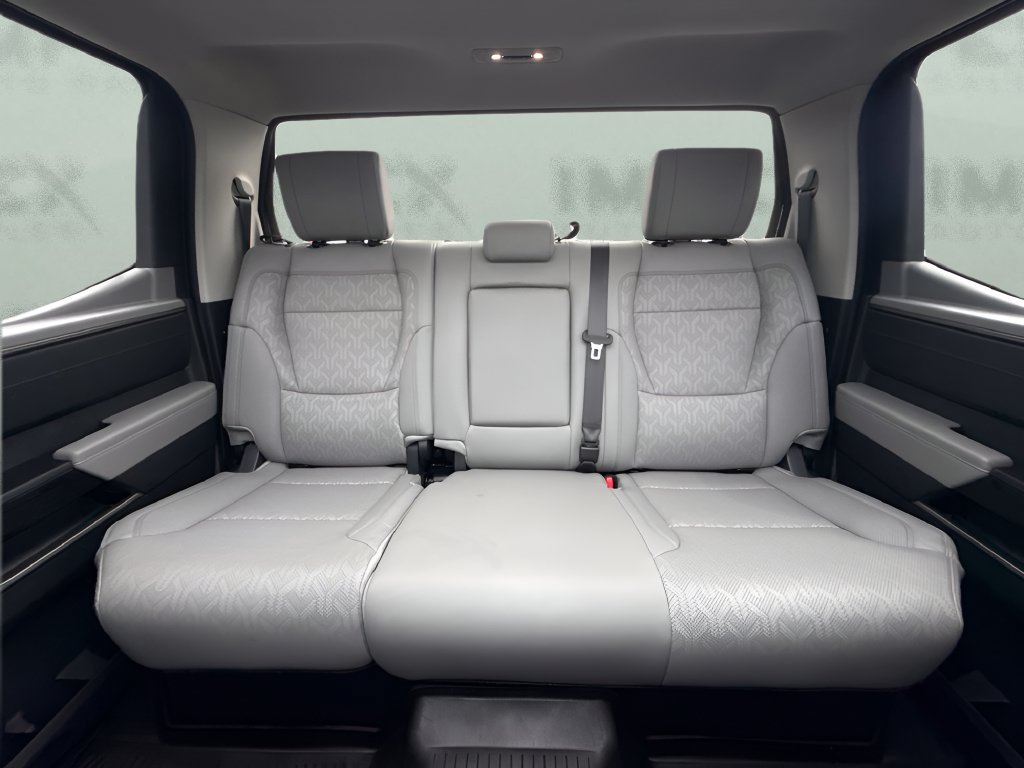 Used 2024 Toyota Tundra Limited AWD/4WD image 11