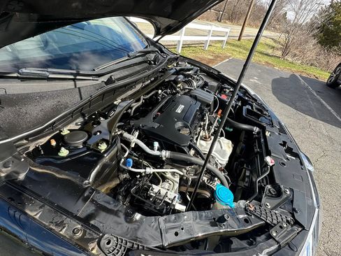 Used 2017 Honda Accord Sport image 36