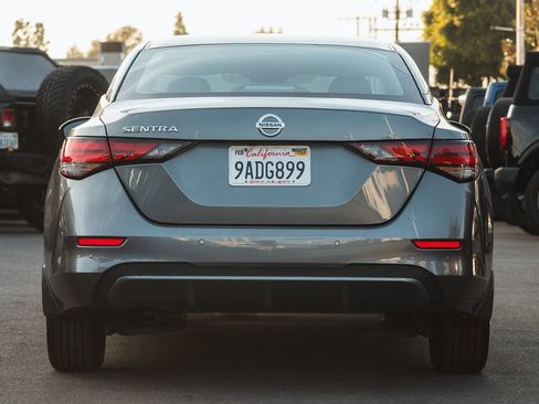 Used 2022 Nissan Sentra S image 4