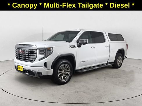 Used 2023 GMC Sierra 1500 Denali w/ Technology Package AWD/4WD image 1