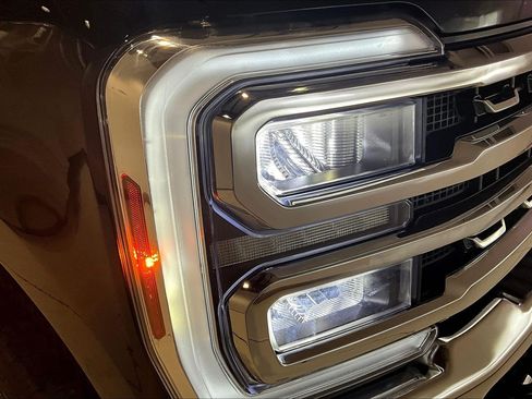 Used 2025 Ford F250 Lariat AWD/4WD image 33