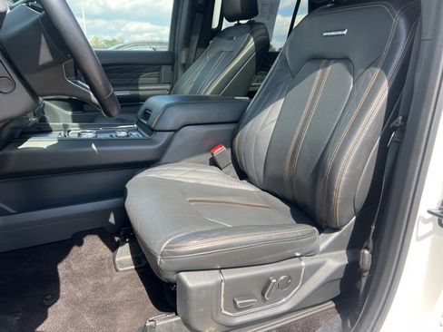 Certified 2022 Ford Expedition Platinum image 23