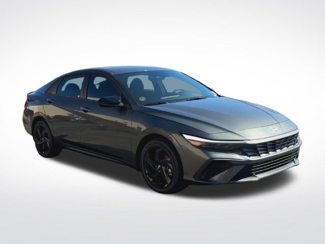 New 2026 Hyundai Elantra SEL FWD image 2