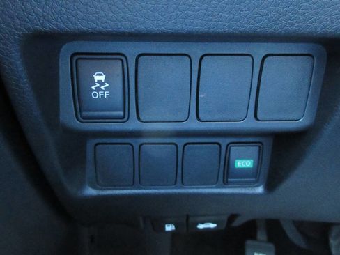 Used 2019 Nissan Rogue Sport S image 37