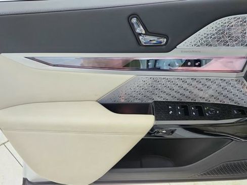 Used 2023 BMW i7 xDrive60 w/ Executive Package 2 image 35
