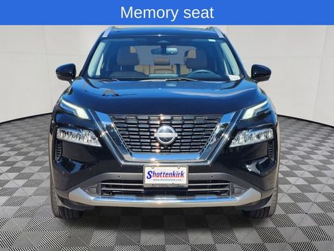 Used 2023 Nissan Rogue Platinum FWD image 2