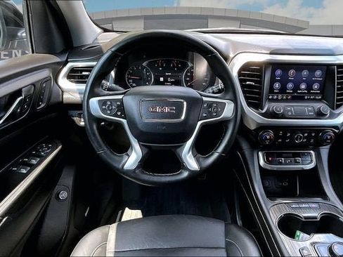 Used 2023 GMC Acadia SLT w/ Preferred Package AWD/4WD image 5