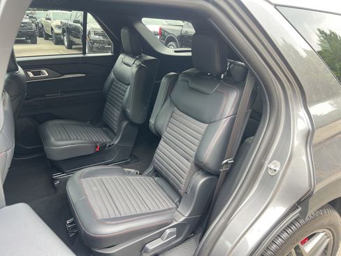 New 2026 Ford Explorer ST-Line w/ ST-Line Street Pack RWD image 16
