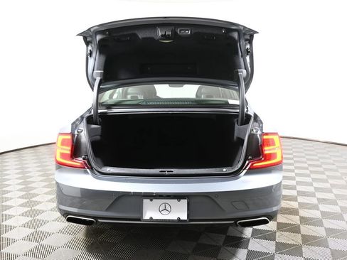 Used 2018 Volvo S90 T6 Momentum w/ Convenience Package image 34