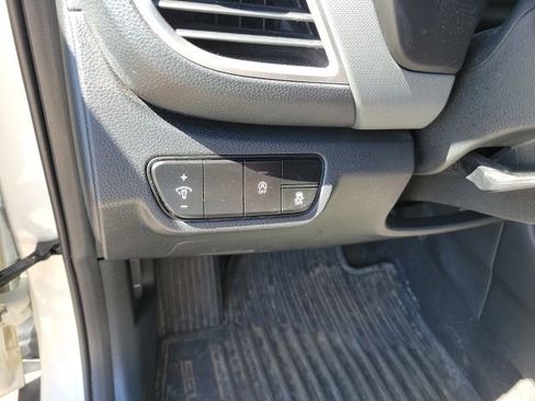 Used 2021 Kia Seltos LX image 12