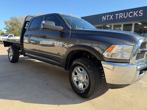 Used 2018 RAM 2500 Tradesman w/ Chrome Appearance Group image 16
