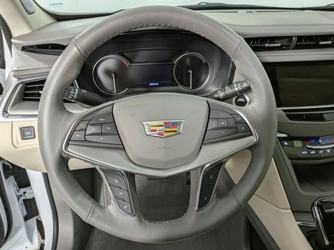 Certified 2023 Cadillac XT5 Premium Luxury w/ LPO, Floor Liner Package image 15