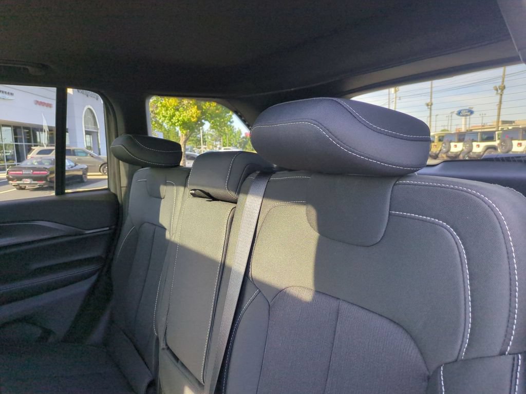 New 2027 Jeep Grand Cherokee Laredo X RWD image 29