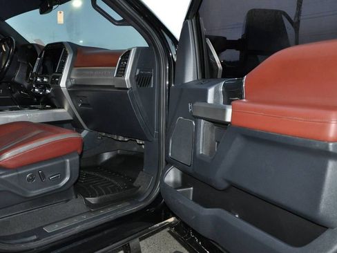 Used 2022 Ford F350 Platinum w/ FX4 Off-Road Package image 16