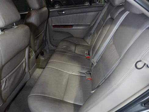Used 2005 Toyota Camry LE image 19