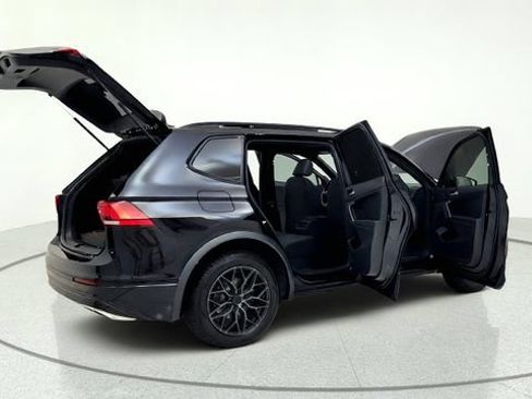 Used 2020 Volkswagen Tiguan SE R-Line FWD image 19
