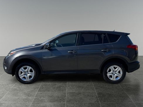 Used 2015 Toyota RAV4 LE image 2