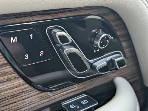 Used 2019 Land Rover Range Rover Supercharged AWD/4WD image 11