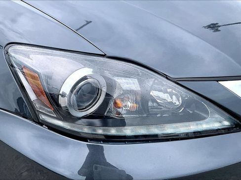 Used 2011 Lexus IS 350C w/ Luxury Pkg RWD image 36