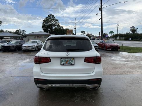 Used 2022 Mercedes-Benz GLC 300 w/ Premium Package Lite image 6
