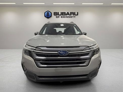 Used 2025 Subaru Forester Limited w/ Popular Package image 8