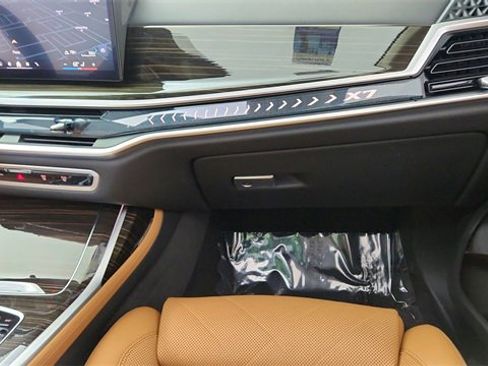 Used 2025 BMW X7 xDrive40i w/ Executive Package image 41