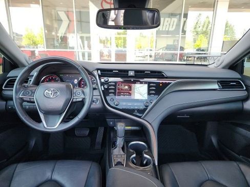 Used 2019 Toyota Camry XSE w/ Navigation Package FWD image 17