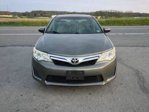 Used 2014 Toyota Camry LE FWD image 5