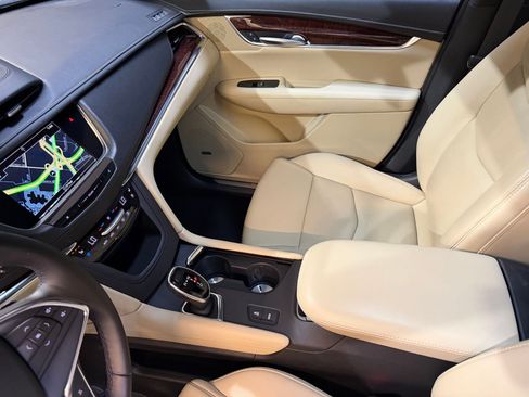 Used 2019 Cadillac XT5 Premium Luxury w/ Driver Assist Package FWD image 34