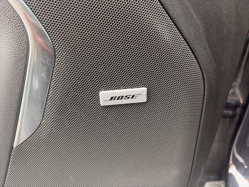 Used 2024 GMC Yukon SLT AWD/4WD image 16