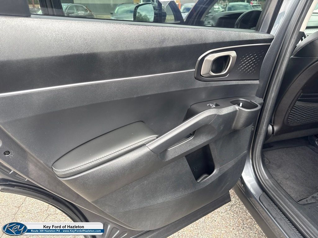 Used 2021 Kia Sorento S w/ Panoramic Sunroof Package AWD/4WD image 39