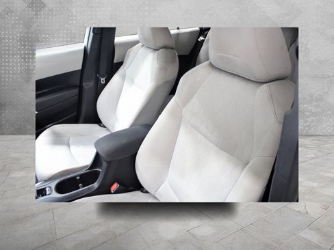 Used 2024 Toyota Corolla Cross LE FWD image 6