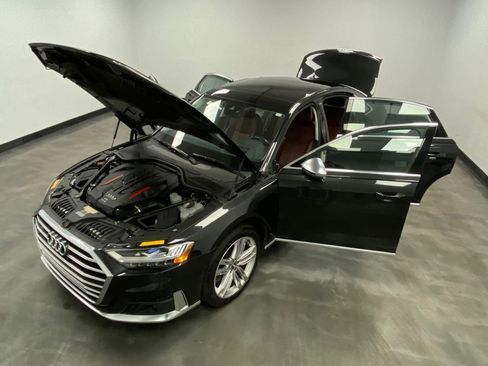 Used 2020 Audi S8 L w/ S8 Executive Package image 49