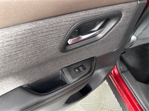 Used 2021 Nissan Rogue SV image 15