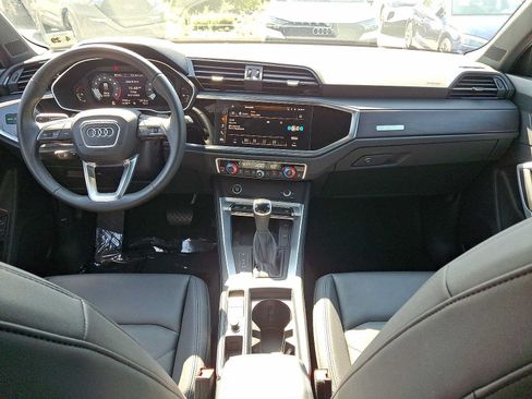 Used 2024 Audi Q3 2.0T Premium w/ Convenience Package AWD/4WD image 10