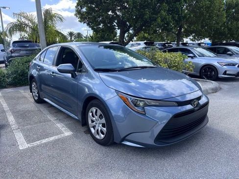 Used 2025 Toyota Corolla LE image 1