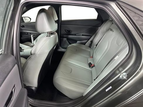 Certified 2025 Hyundai Elantra Limited image 42