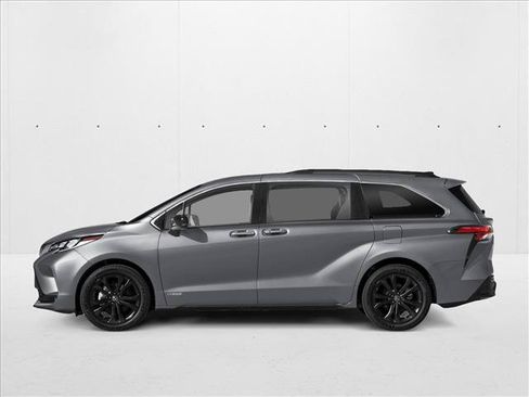 New 2026 Toyota Sienna XSE AWD/4WD image 3