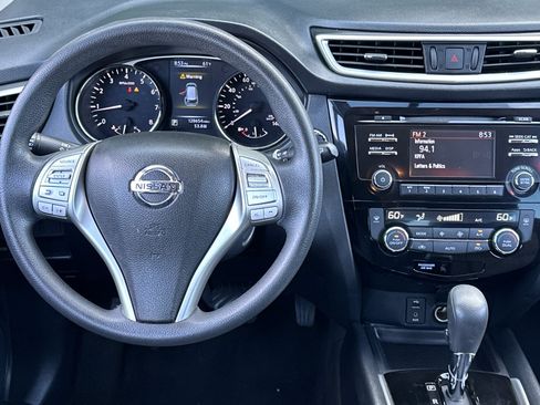 Used 2016 Nissan Rogue SV FWD image 14