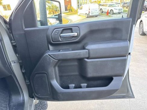 Used 2024 Chevrolet Silverado 2500 Custom w/ Custom Value Package image 15