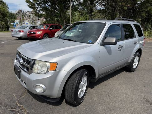 Used 2011 Ford Escape XLT AWD/4WD image 3