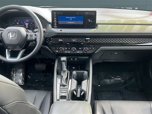 Used 2023 Honda Accord Touring image 7